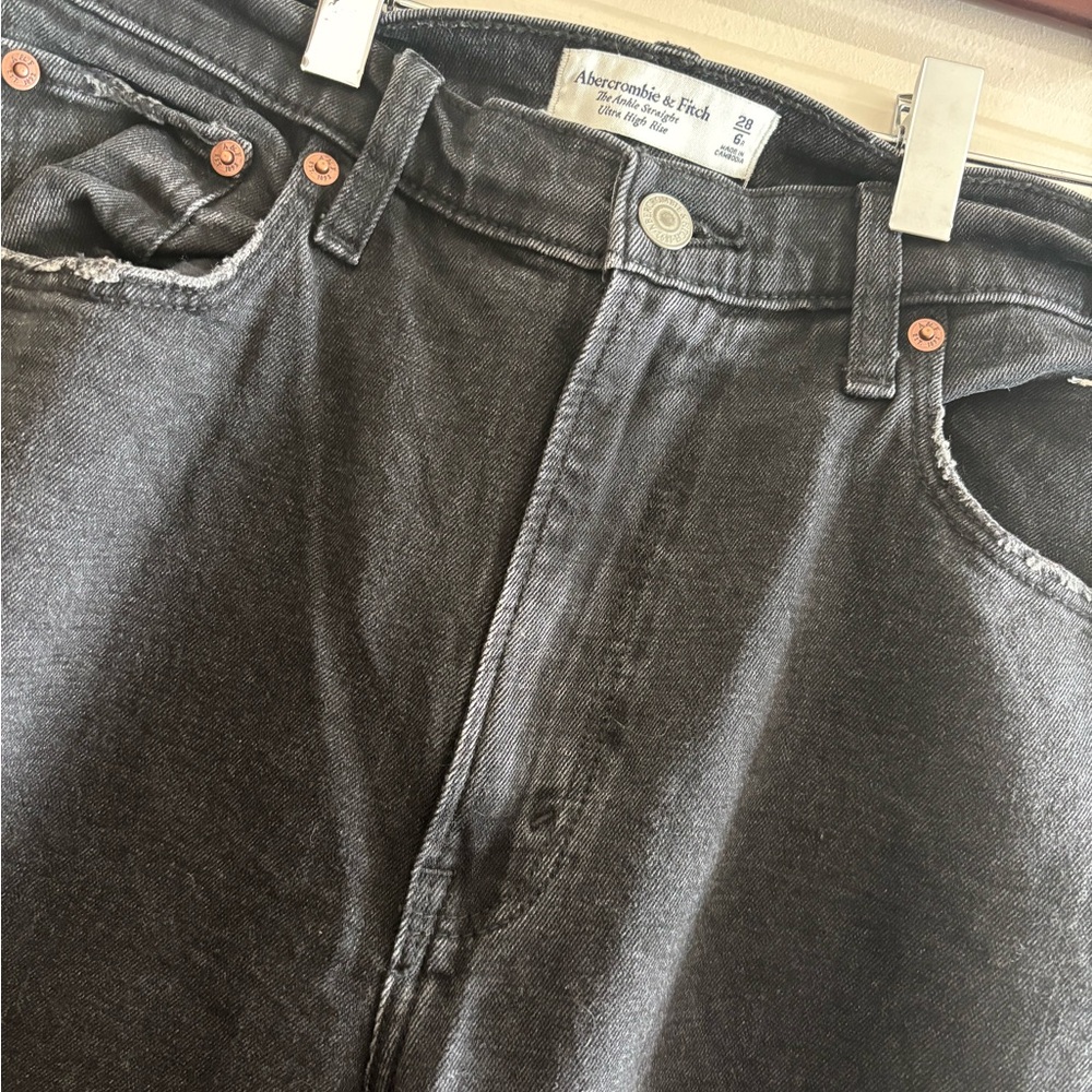 Abercrombie & Fitch The Ankle Straight Jeans - Picture 2 of 5